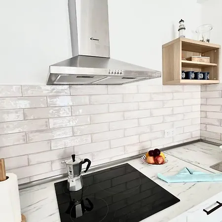 Casa Burgao 1 On Front Line Opposite Natural Pools Διαμέρισμα *