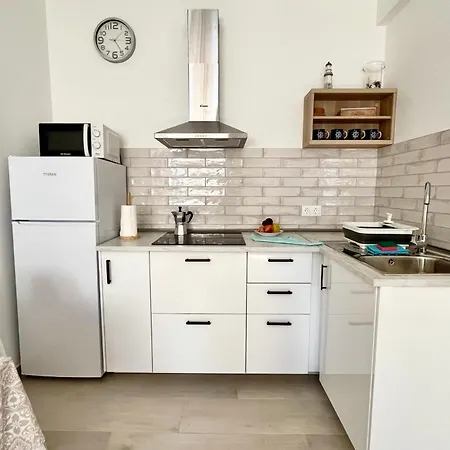 Casa Burgao 1 On Front Line Opposite Natural Pools Διαμέρισμα Punta Mujeres