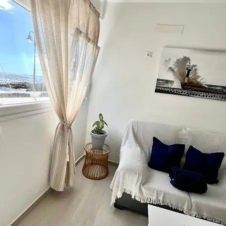 Casa Burgao 1 On Front Line Opposite Natural Pools Διαμέρισμα