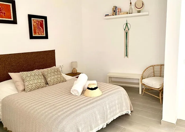 Casa Burgao 1 On Front Line Opposite Natural Pools 아파트 *