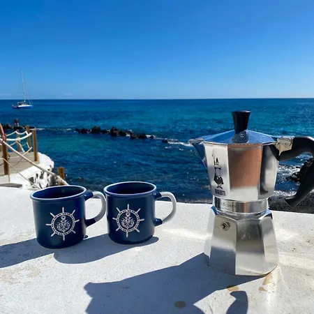 Casa Burgao 1 On Front Line Opposite Natural Pools Daire Punta Mujeres