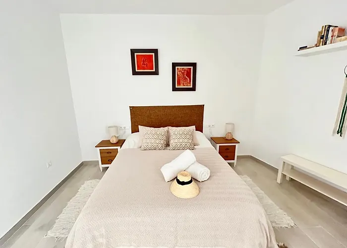 公寓 Casa Burgao 1 On Front Line Opposite Natural Pools *