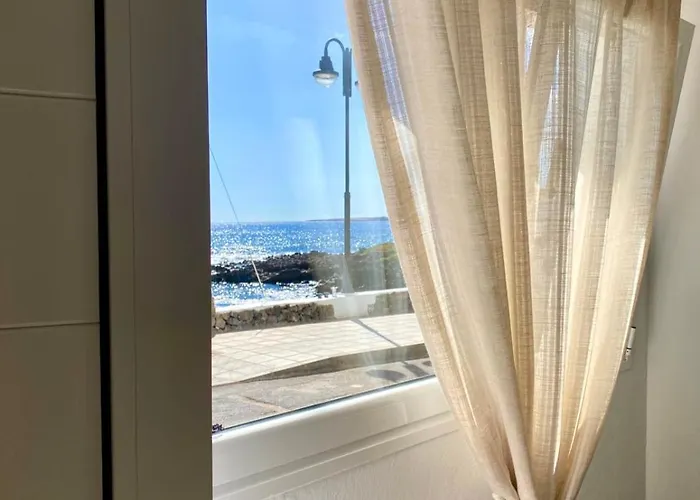 Casa Burgao 1 On Front Line Opposite Natural Pools 公寓 Punta Mujeres