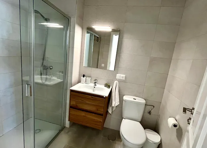 Casa Burgao 1 On Front Line Opposite Natural Pools 公寓