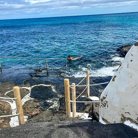 アパート Casa Burgao 1 On Front Line Opposite Natural Pools *