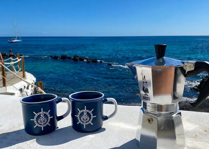 Casa Burgao 1 On Front Line Opposite Natural Pools アパート Punta Mujeres